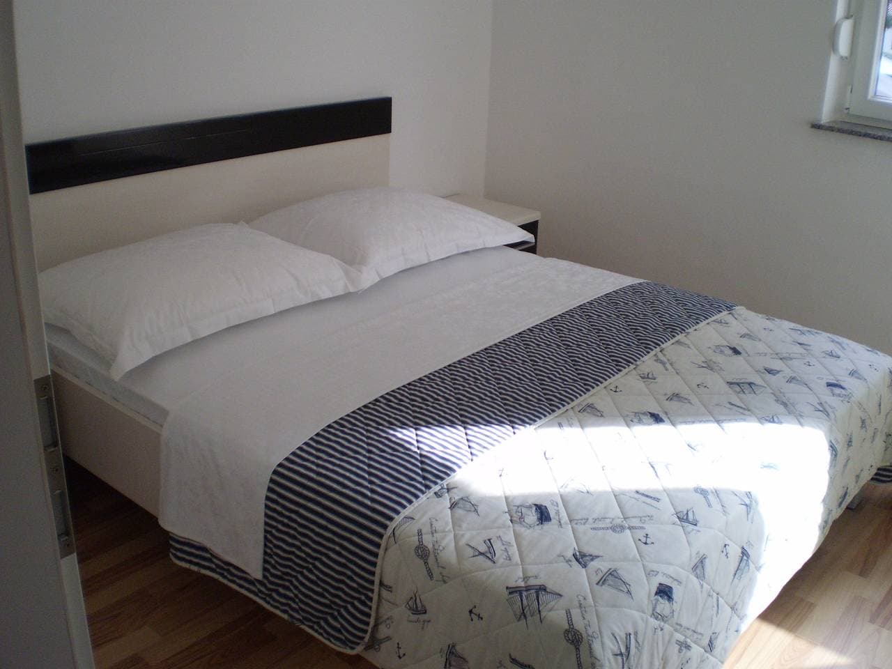 2-Zimmer-Ferienwohnung mit Terrasse Banjol, Rab A-12838-b 1