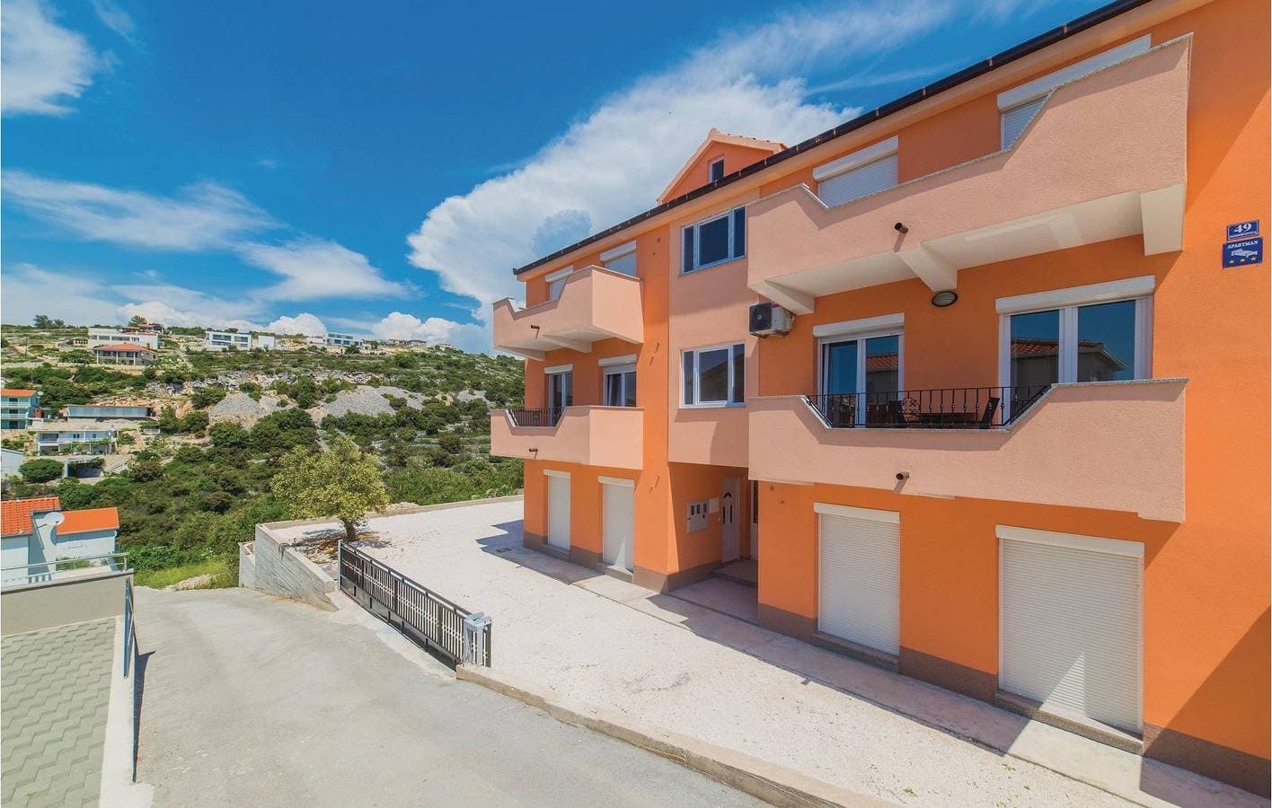 Foto 2 von 21: Gemütliche Wohnung mit Terrasse, WLAN und Parkplatz, 1,5 km vom Strand entfernt