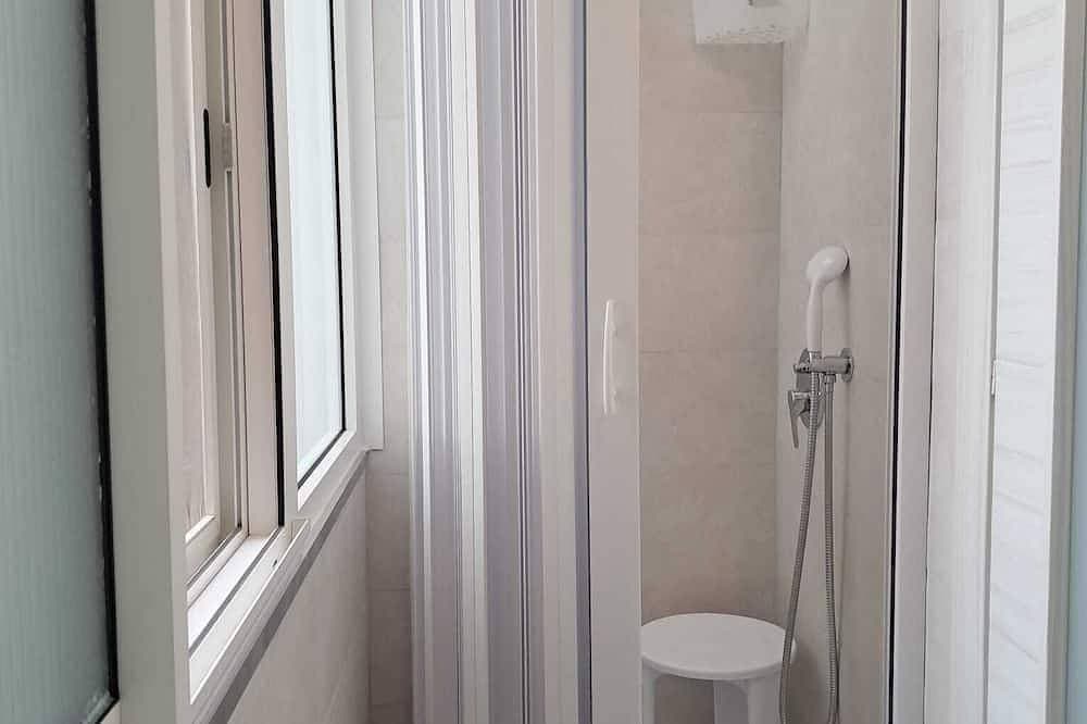 Foto 5 von 9: Double room with bathroom located near the historic center and beaches.
