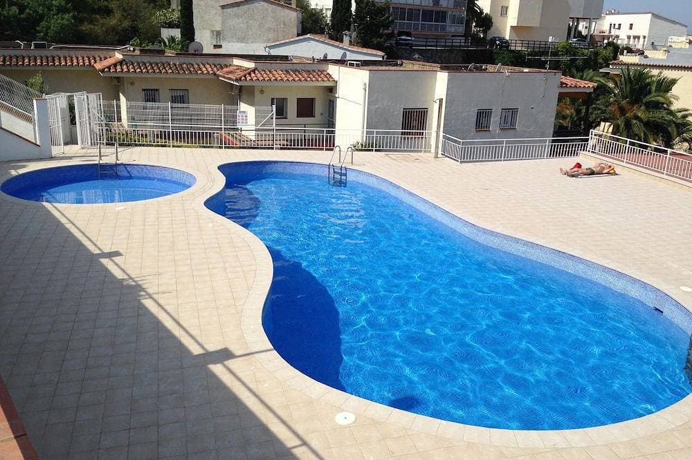 Schöne klimatisierte Wohnung in Residenz mit Schwimmbad und Parkplatz 1