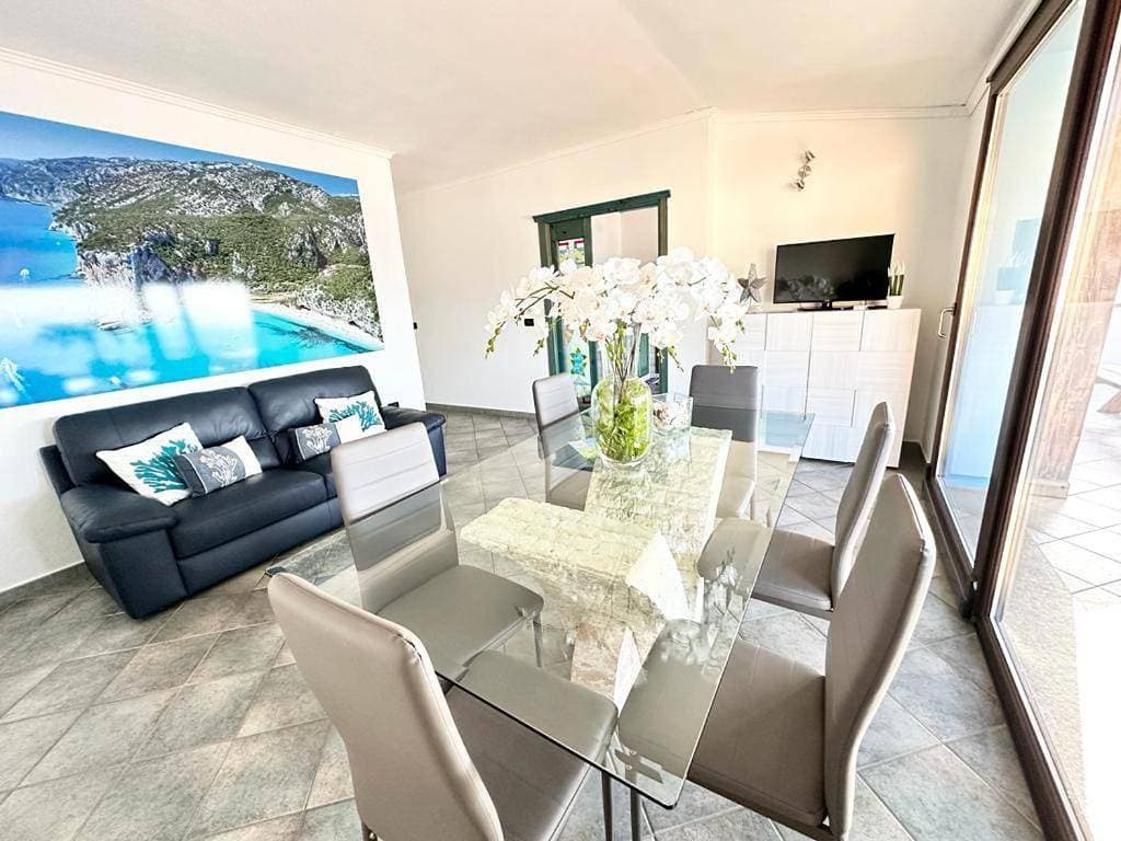 Foto 4 von 25: Three-Bedroom Apartment with Terrace and Sea View