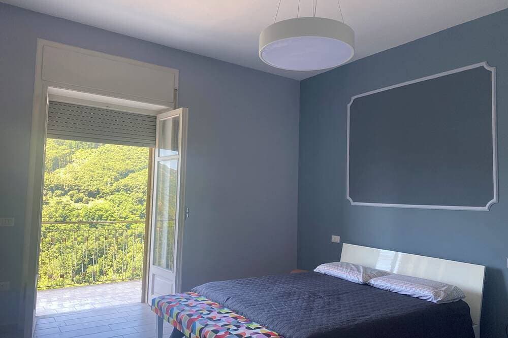 Foto 2 von 23: A pop suite in the blue of the Coast in the beautiful setting of the Lattari Mountains