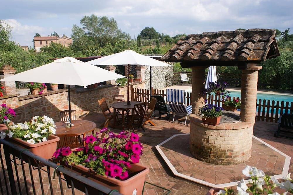 Foto 13 von 15: Romantische Zwei-Zimmer-Wohnung mit Blick auf die Landschaft von Siena