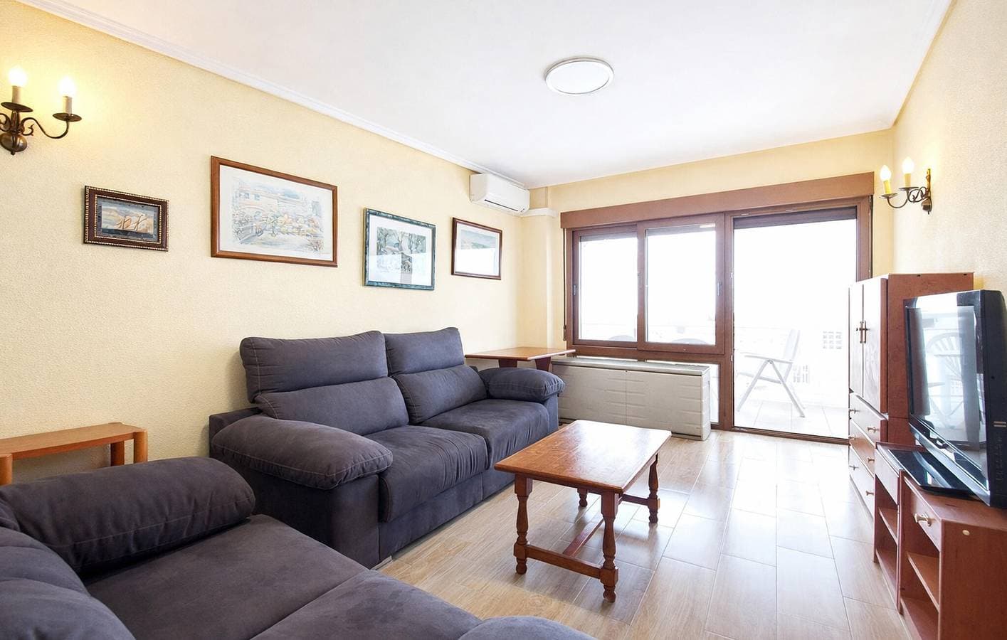 Foto 10 von 22: Gemütlich, 1 km vom Platja de Venècia entfernt: Luftiges Apartment mit 2 Schlafzimmern und Terrasse