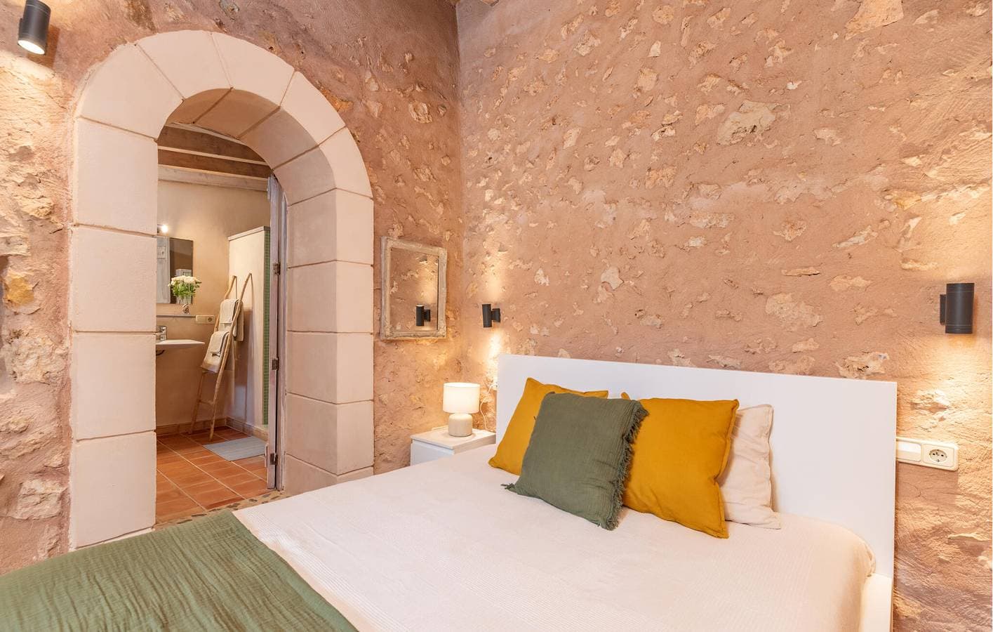 Foto 5 von 26: Jornets Terrassenwohnung mit Pool und Grill