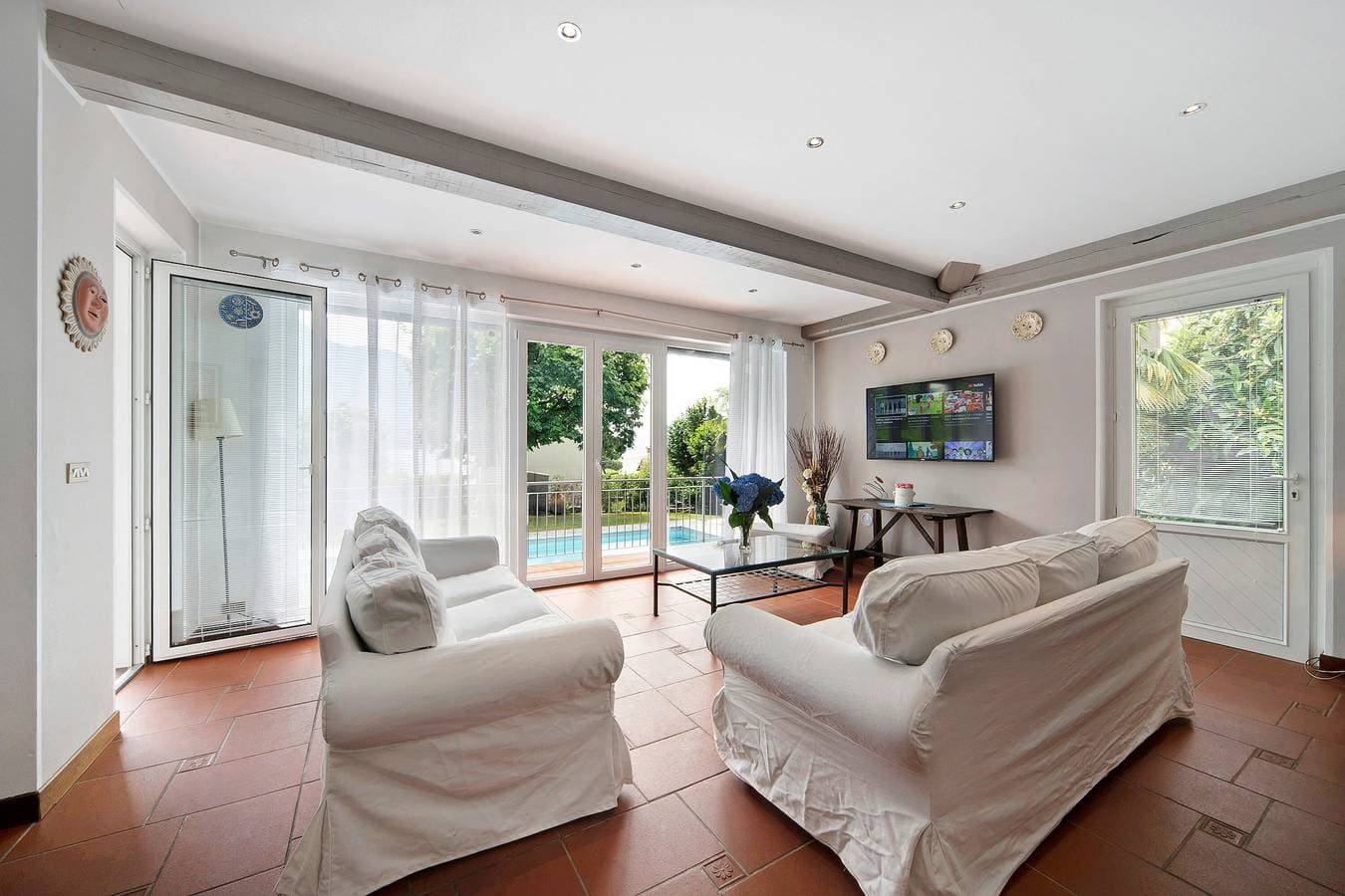 Foto 4 von 29: Haustierfreundliche Villa “Luxury Country House Domaso” mit Pool und Seeblick