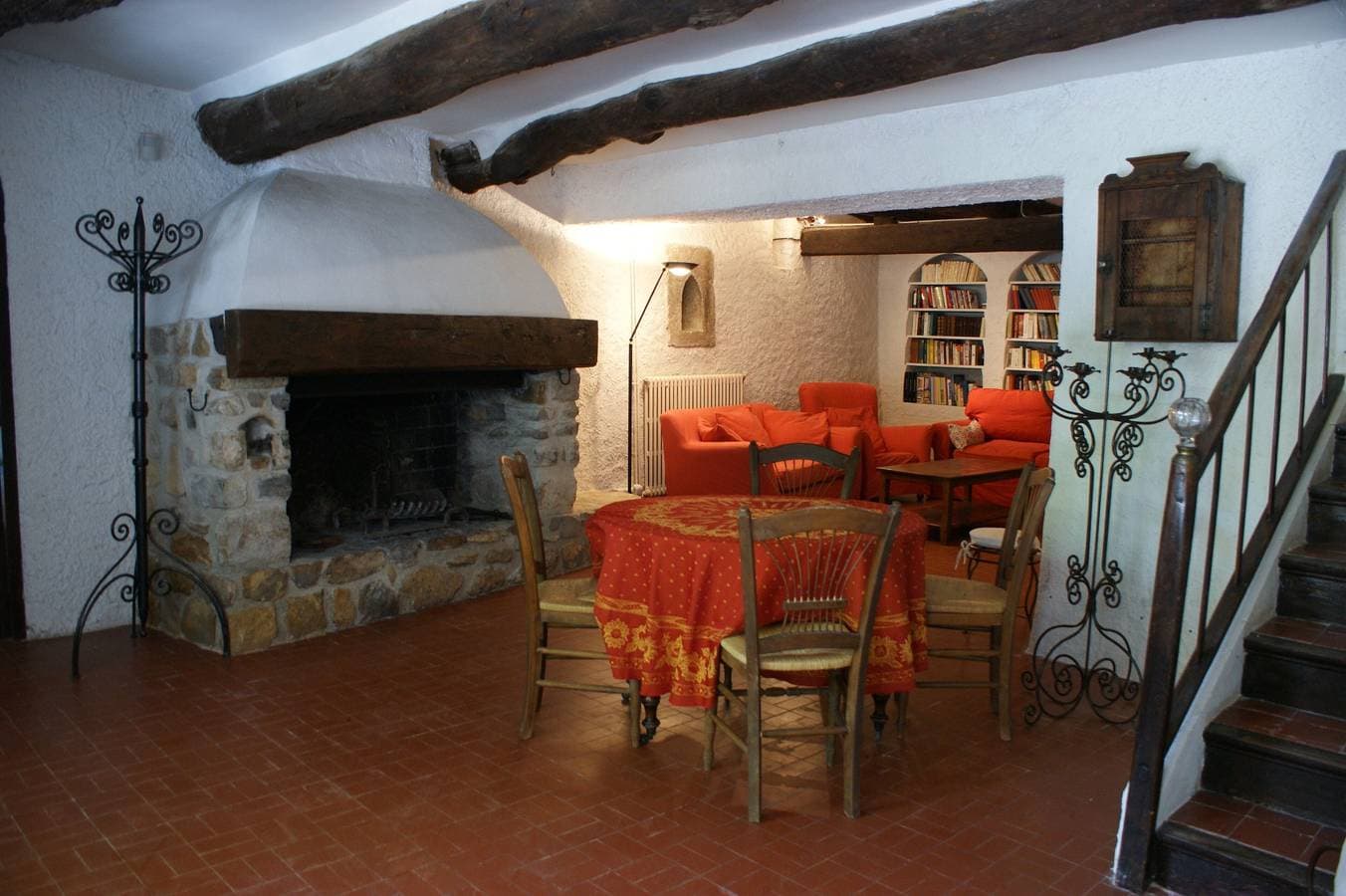 Foto 7 von 46: Familienwohnung, 2-8 Personen, In Provence Mas 16 Jh, Pool, Garten, Parkplatz