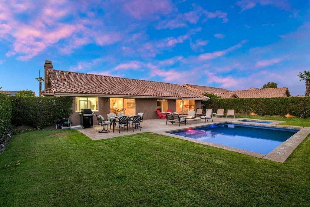 Foto 7 von 49: Spacious Retreat | Newly Remodeled Pool & Spa | Mountain Views | Perfect for Family Getaways