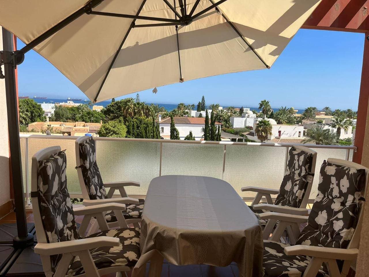 Foto 11 von 34: Two-Bedroom Apartment