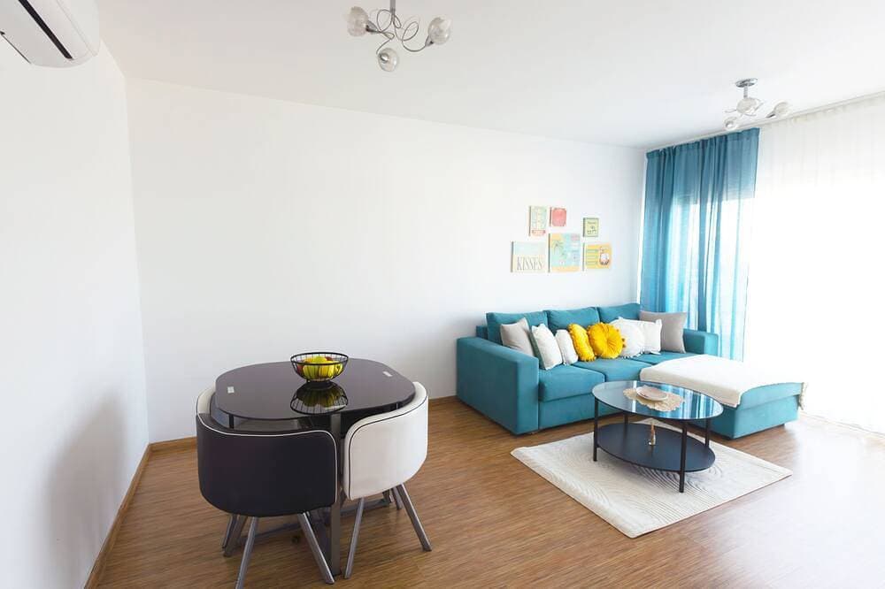 Foto 11 von 17: One-bedroom seafront apartment on Mackenzie with stunning sea views.