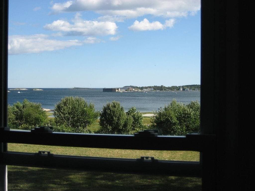 Foto 11 von 11: Waterfront Ferienhaus mit Blick auf 2 Leuchttürmen, die in der Nähe Popham Beach
