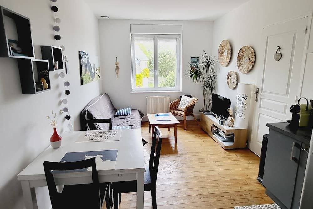 Foto 5 von 12: Two-room apartment facing Carteret harbor