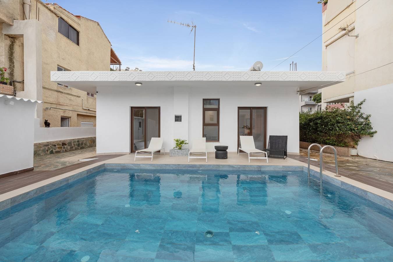 Luxsuites 1