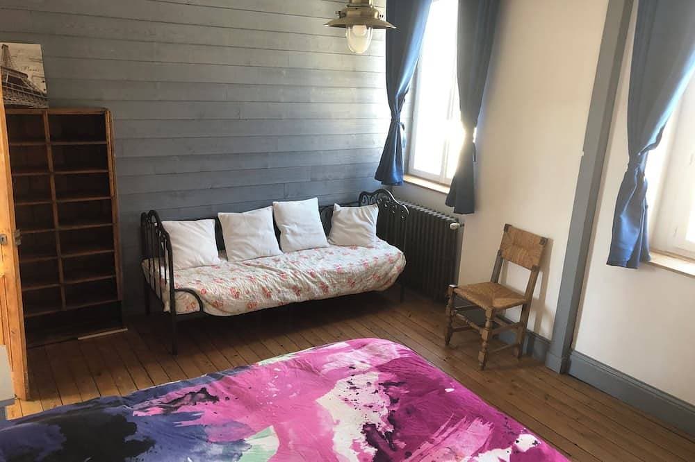 Foto 10 von 29: Beautiful, large family home. In the heart of Honfleur. 2-12 people