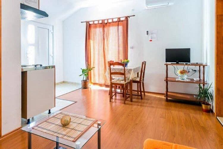 Foto 7 von 29: Guest House Fontana - Standard One Bedroom Apartment with Balcony and Sea View