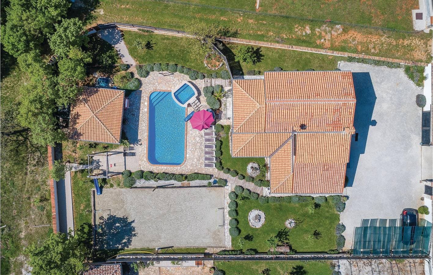 Foto 5 von 70: Geräumige 2-Zimmer-Wohnung mit Pool und Parkplatz – inklusive schnellem WLAN!