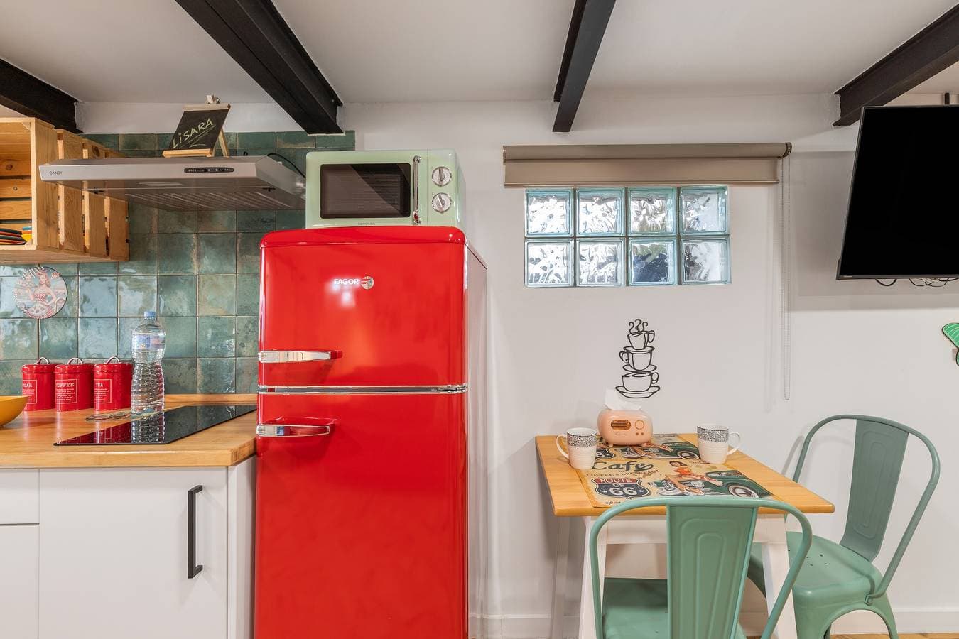 Foto 12 von 32: Ferienwohnung 'Loft Lisara' mit Bergblick, WLAN und Klimaanlage