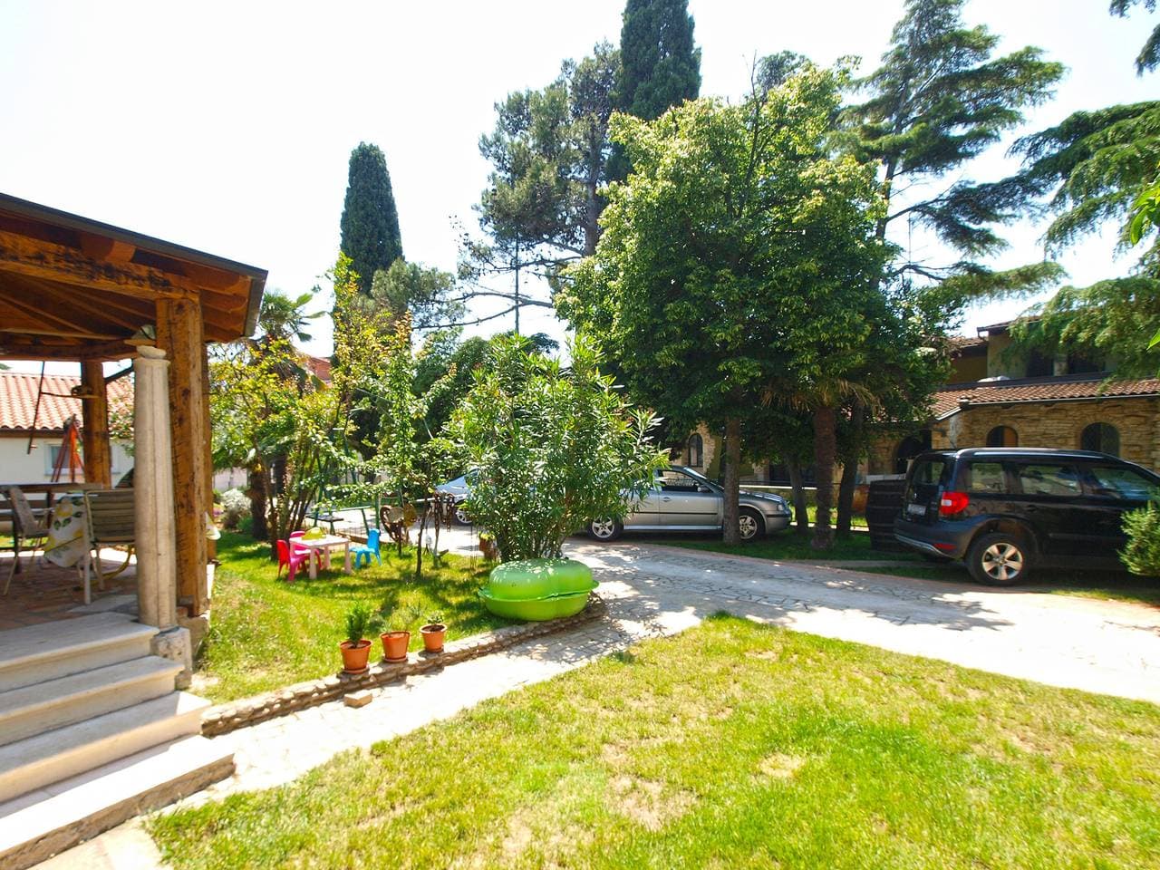 Foto 8 von 31: Ferienwohnung für 4 Personen mit Terrasse
