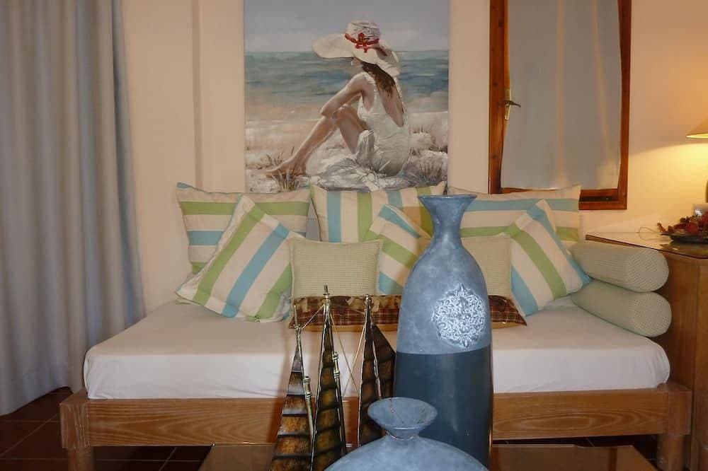 Foto 4 von 30: Farbige Xenia Suite, Pool, Patio, Dachterrasse, In der Nähe von Rethymno