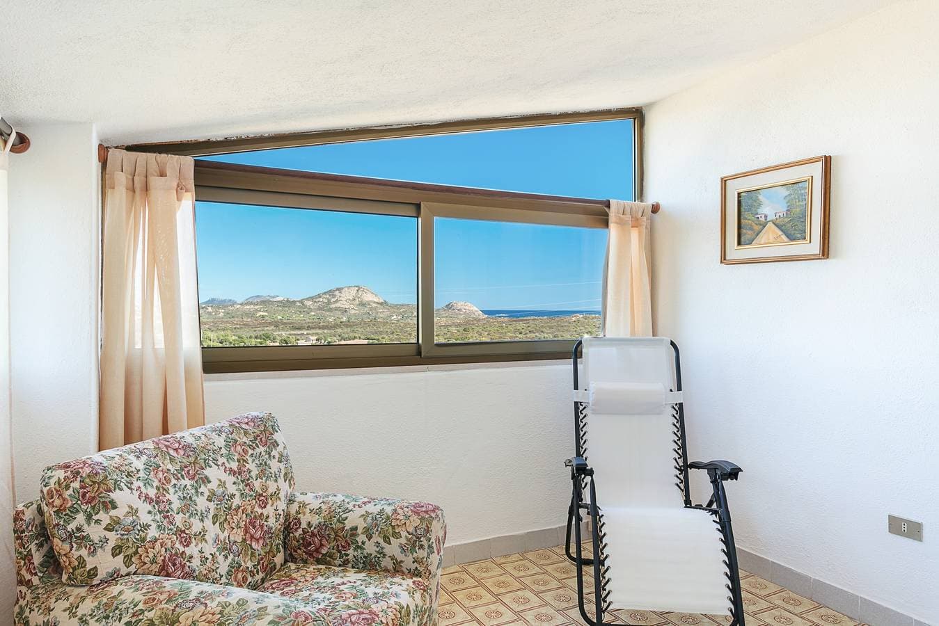 Foto 9 von 26: Ferienwohnung "Casa Relax" mit Blick auf die Berge und das Meer, Garten, WLAN & Terrasse
