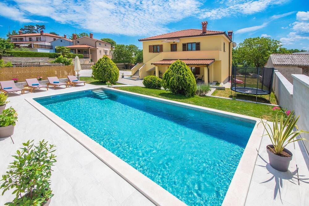 Top-Ferienhaus mit Pool für 4+1 1