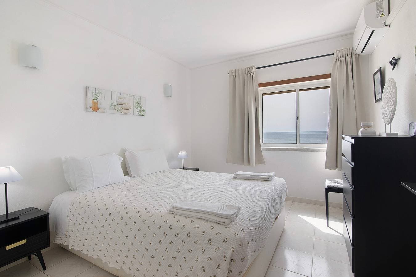 Foto 12 von 27: Apt. 'Camões 11 D' mit Meerblick, WLAN, Klimaanlage und Pool