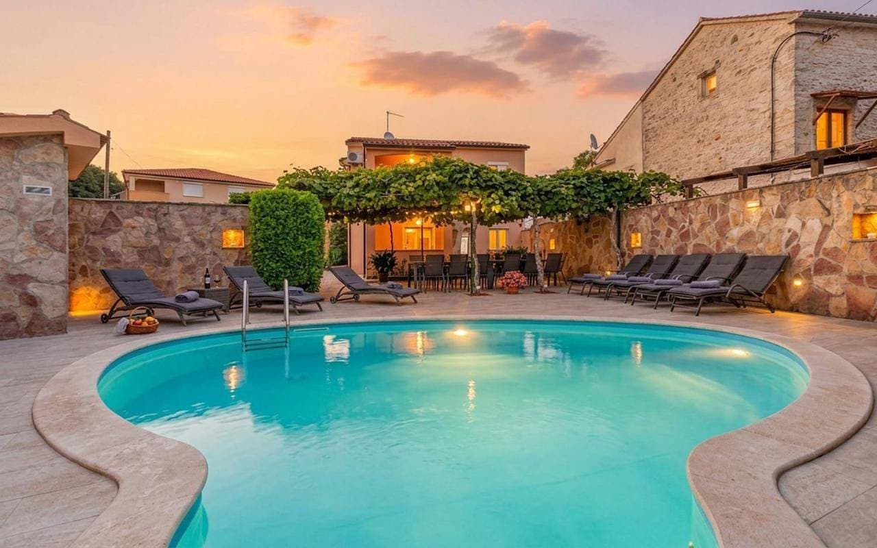 Charming villa Petroro with pool, 900m from the beach 1