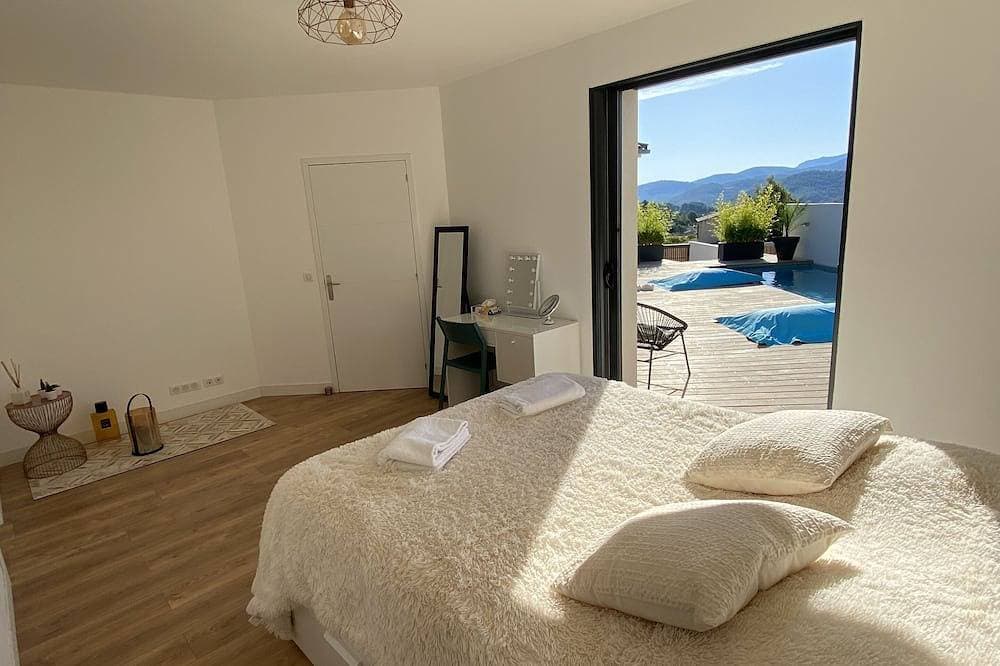 Foto 2 von 9: Villa 6 persons near Cassis Marseille Aix en Provence swimming pool barbecue view