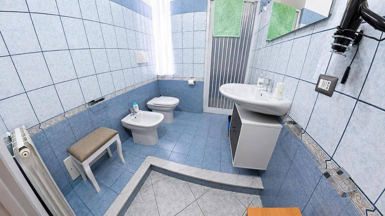 Foto 12 von 13: Double Room with Private Bathroom