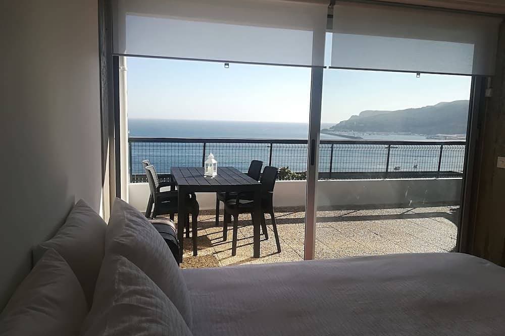 Foto 2 von 19: Apartment mit Terrasse mit Meerblick - 2 Minuten vom Strand entfernt