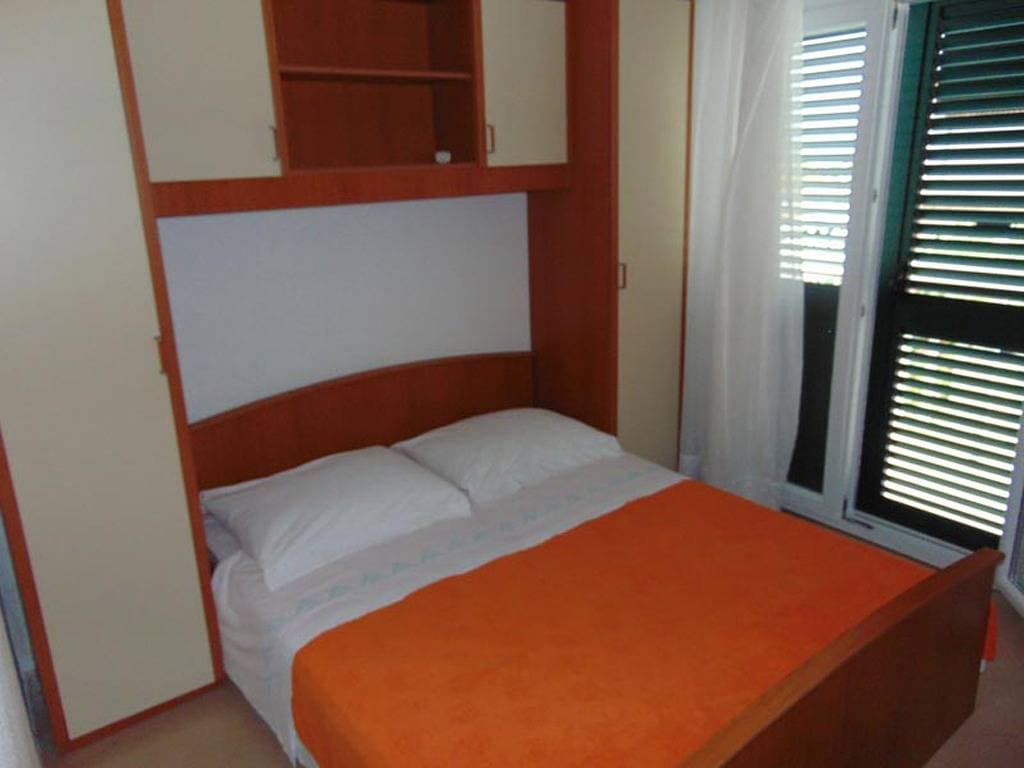 Foto 7 von 8: Zimmer mit Balkon und Meerblick Sucuraj, Hvar S-12887-a