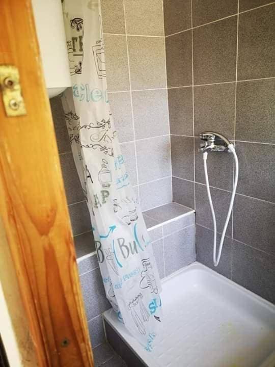 Foto 2 von 9: Apartment with Shower