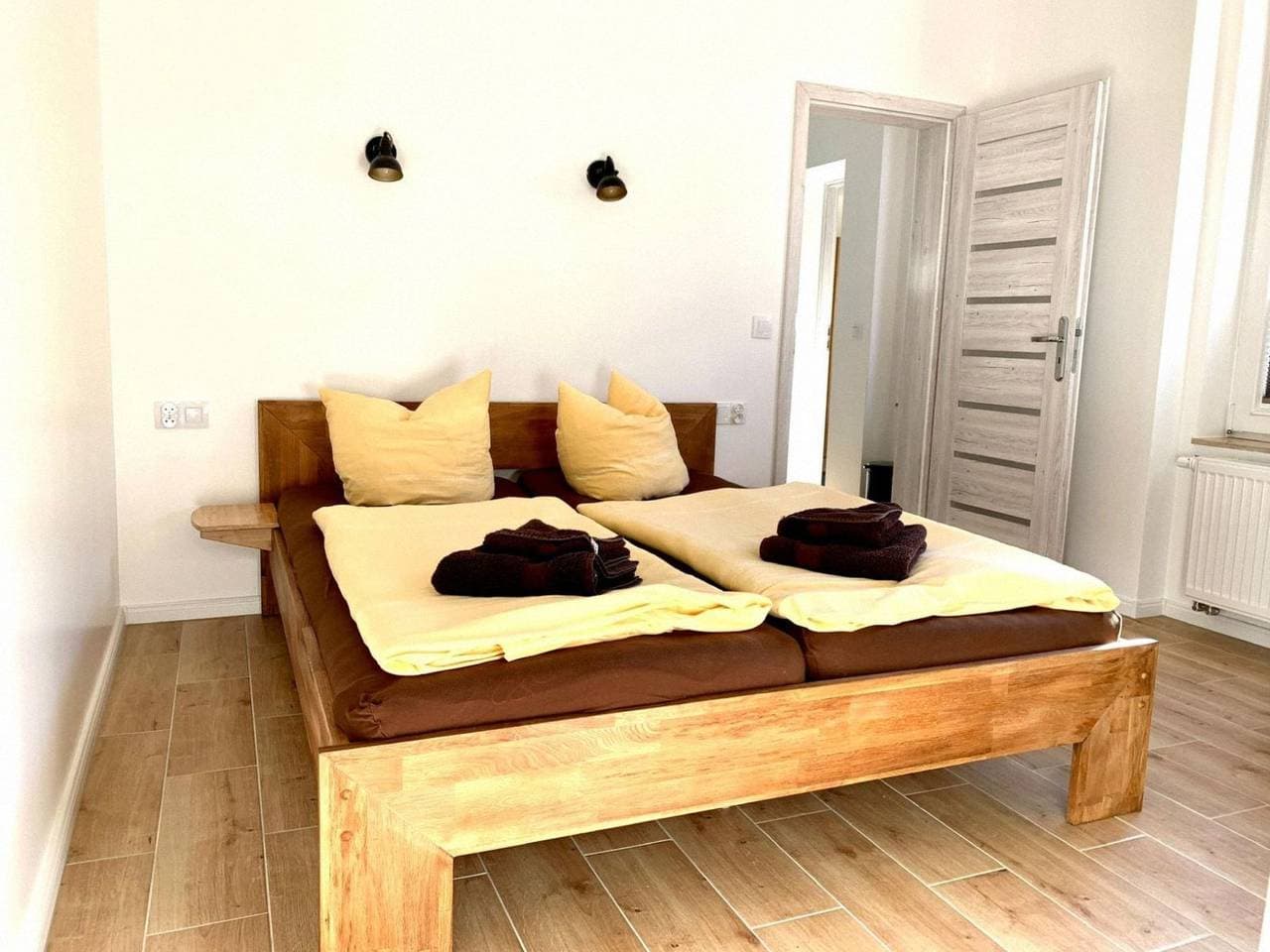 Foto 3 von 12: Kleine, frisch renovierte Zwei-Zimmerwohnung