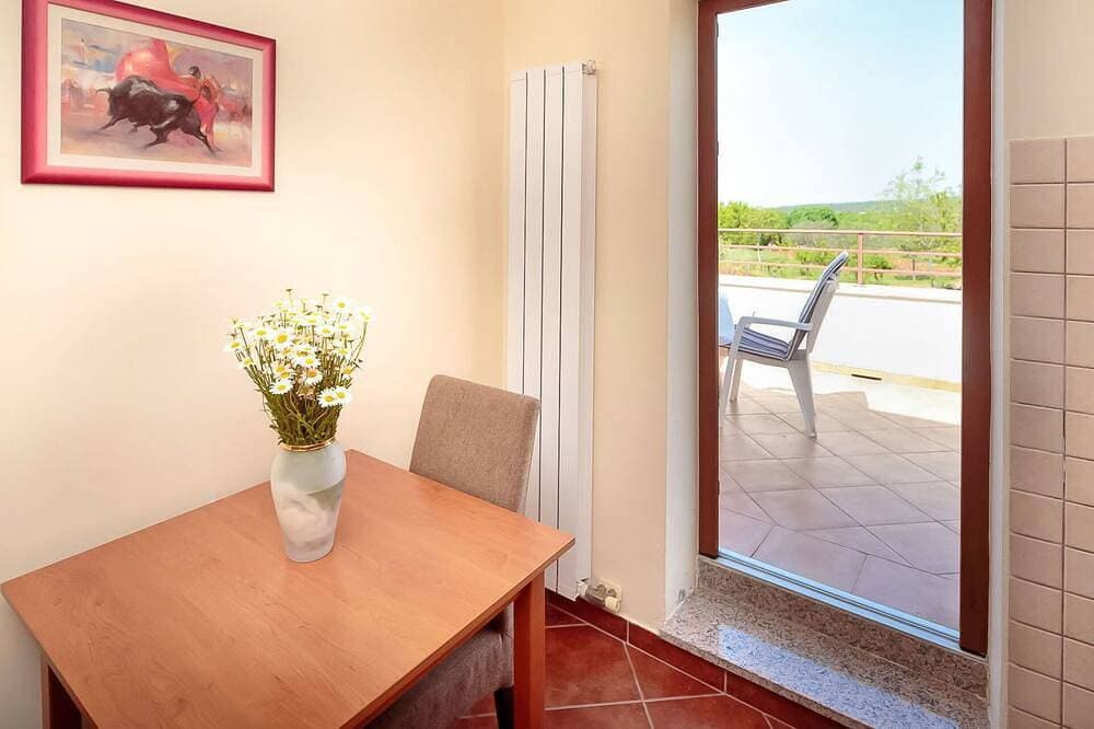 Foto 11 von 17: Herrliche Wohnung für 3 Personen mit  W-Lan, Klimaanlage, TV und Terrasse