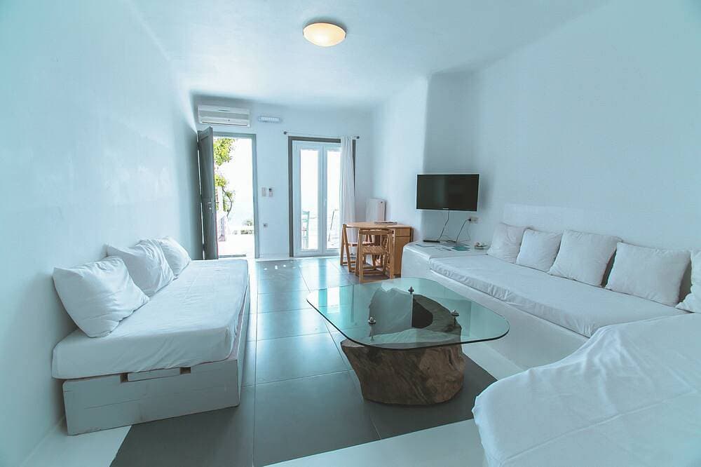 Foto 8 von 30: Superior Apartment 14- Sea View, Shared Infinity pool, Pool Bar, Gym