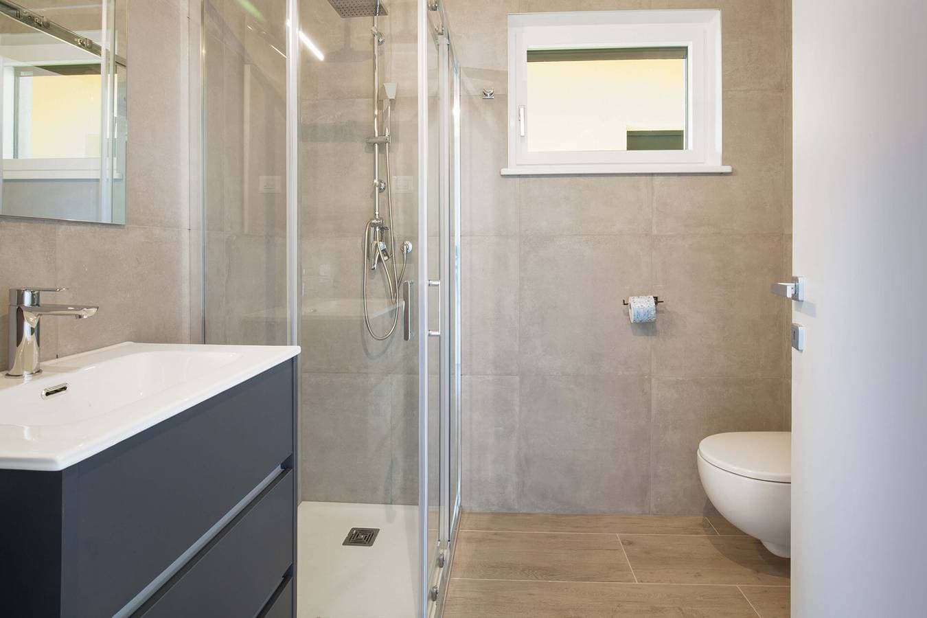 Foto 9 von 18: Pèler Apartment: Modernes Design, Traumhafte Aussicht und Komfort in Brenzone