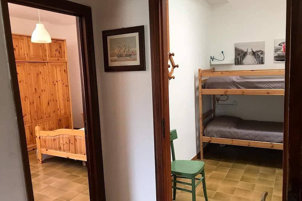 Foto 2 von 19: Stay on the walls of Murlo Castle, apartment with breathtaking views