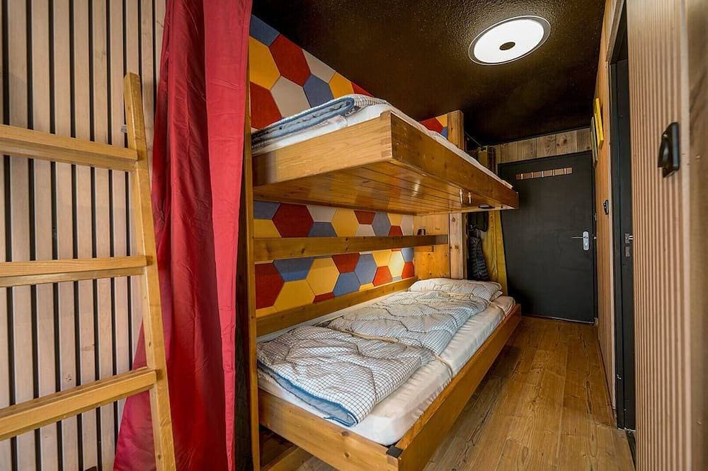Foto 2 von 10: Beautifully renovated studio apartment, sleeps 4, mountain view