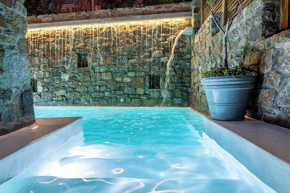 Foto 10 von 16: Deluxe Suite with Private Outdoor Pool
