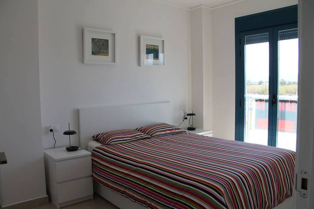 Foto 2 von 24: Neue Luxuswohnung in erster Strandlinie mit Meer- und Bergblick und Wi-Fi