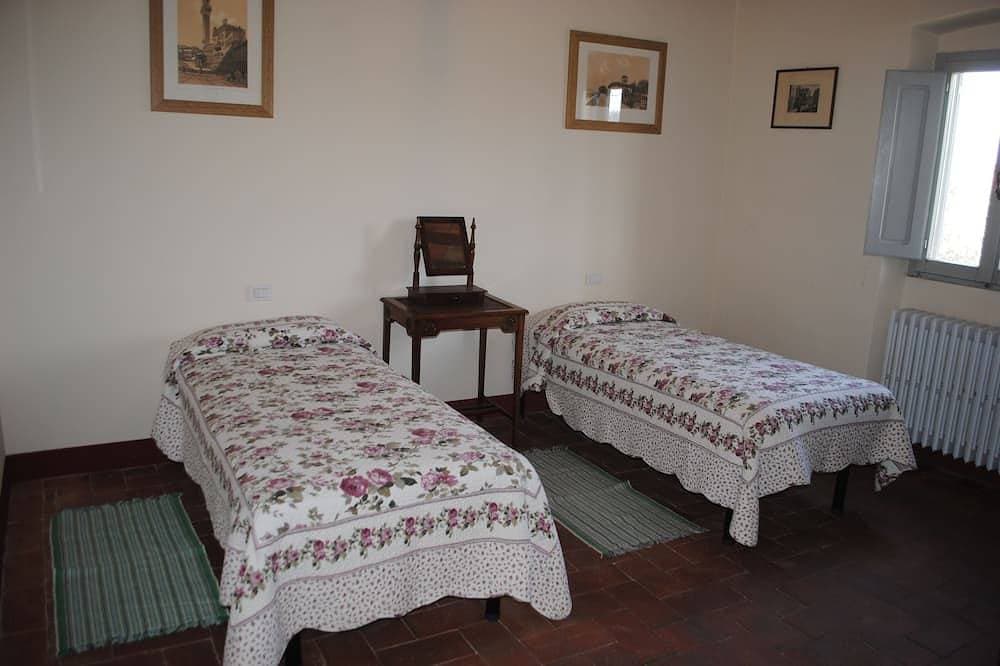 Foto 2 von 10: Bauernhaus in der toskanischen Landschaft neben dem Stadtzentrum von Florenz.