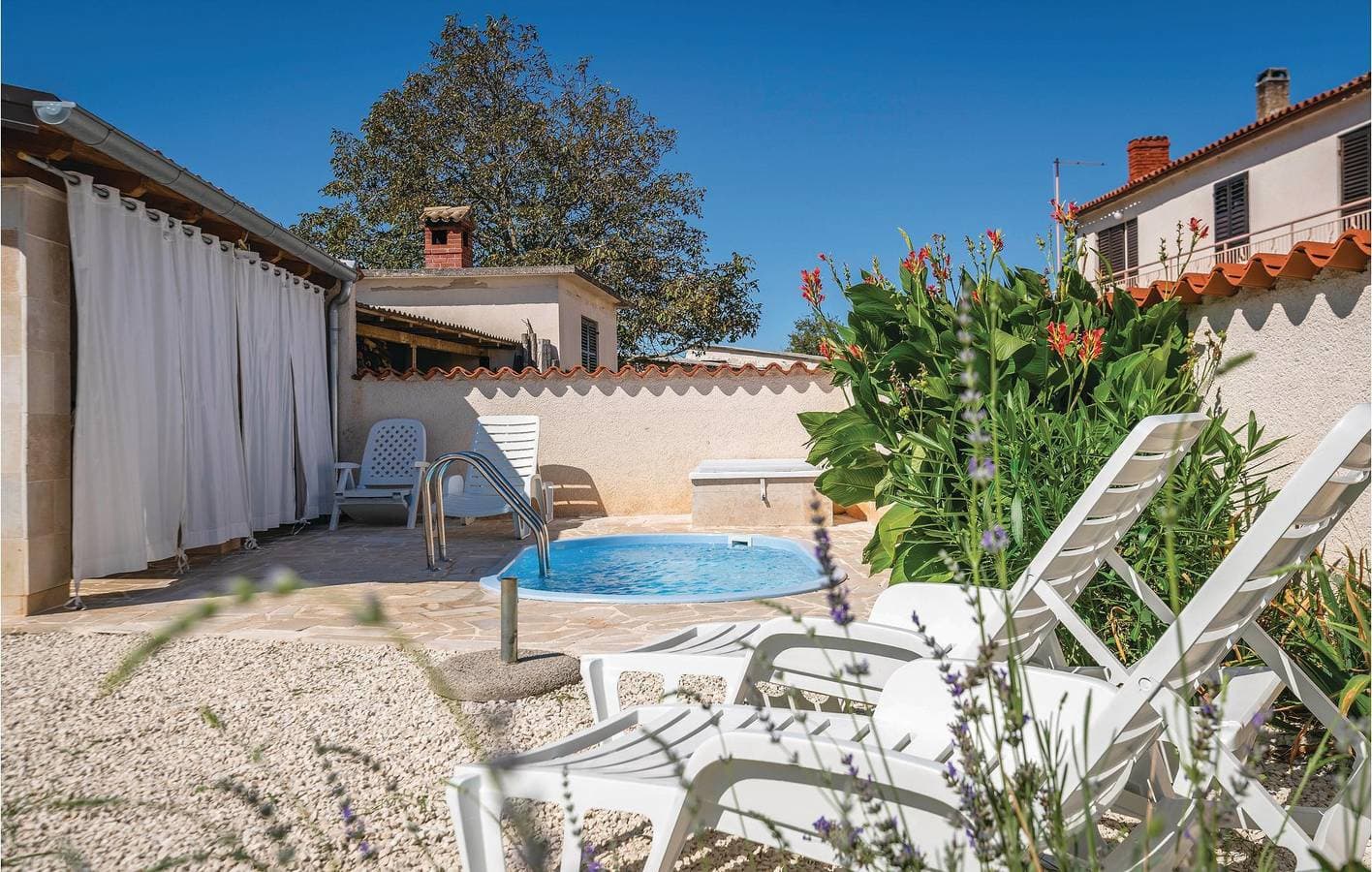 Charmantes Apartment mit Pool, WLAN und Terrasse – 2,5 km vom Stadtzentrum entfernt 1