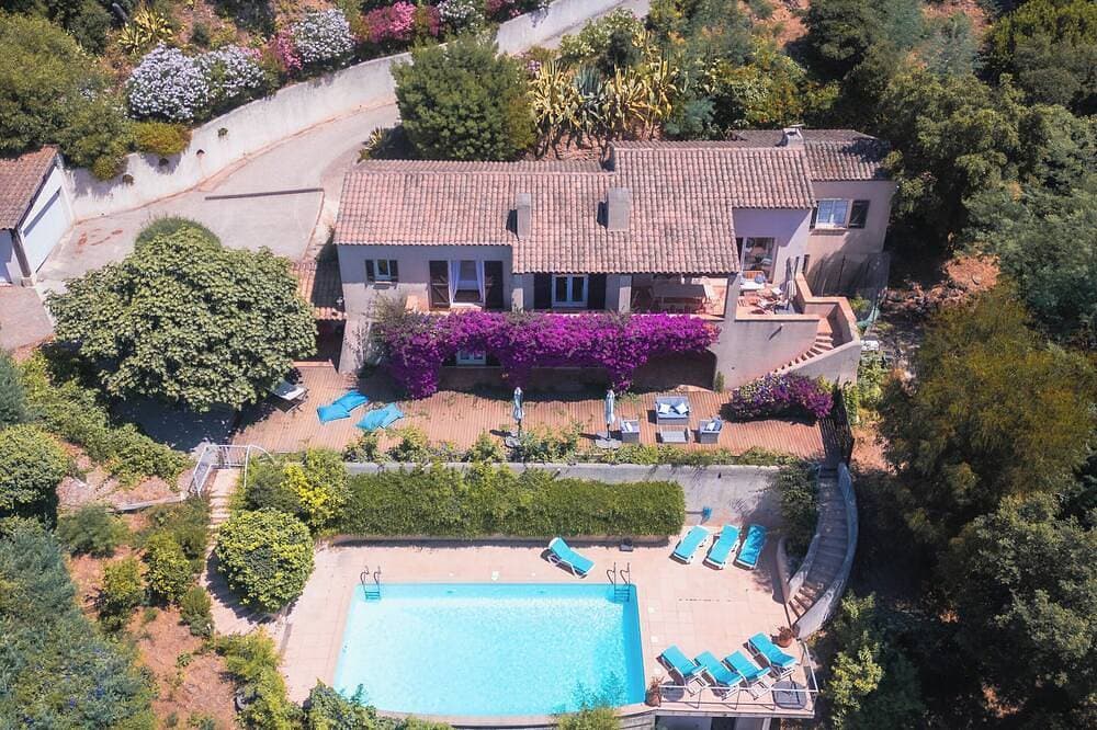Foto 12 von 30: Villa mit außergewöhnlich ruhiger Aussicht - beheizter Pool - 10 Personen
