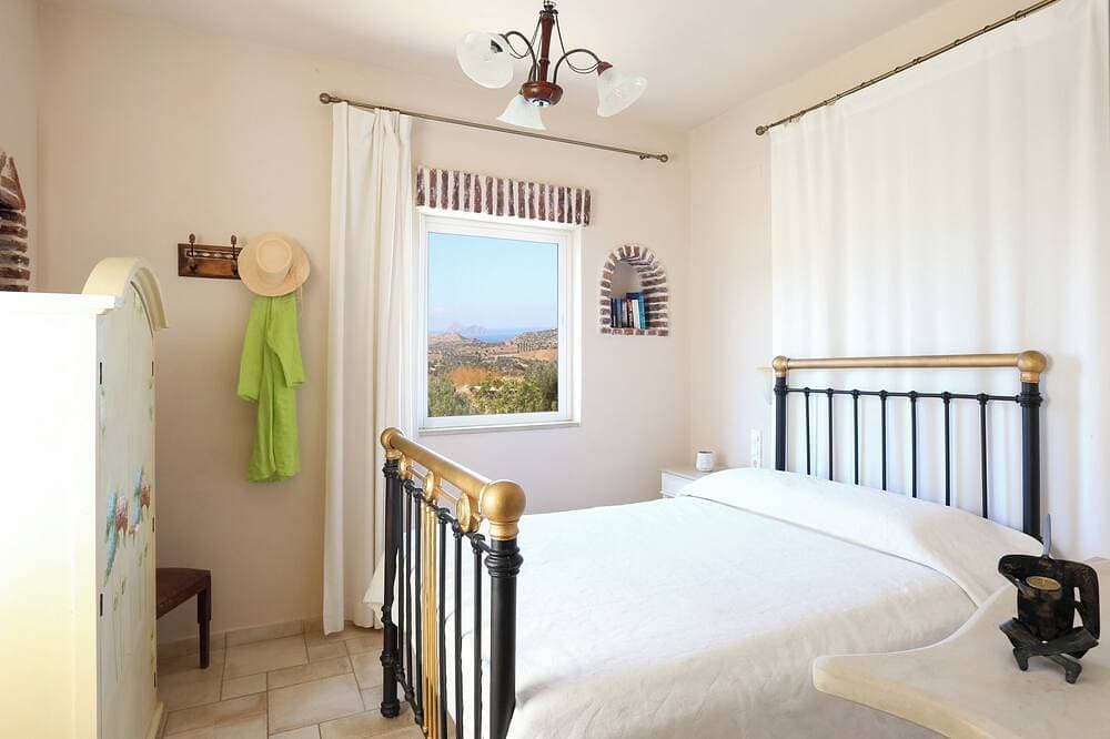 Foto 2 von 30: Traditional villa in a serene environment with amazing sea view in Listaros
