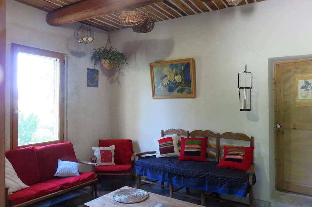 Foto 12 von 30: Steinhaus in Forcalquier in voller Natur mit Blick auf die Alpen und Lure