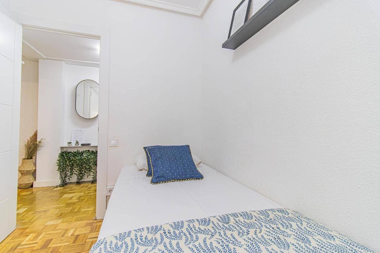Foto 4 von 5: Four-Bedroom Apartment with Balcony