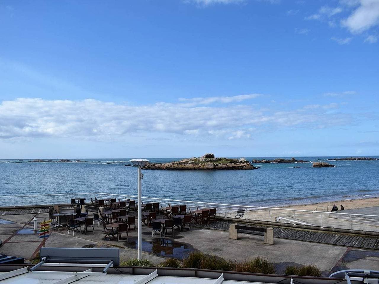 Foto 2 von 14: Apartment mit WIFI, Direkt am Strand, Privatparkplatz, Haustiere Erlaubt