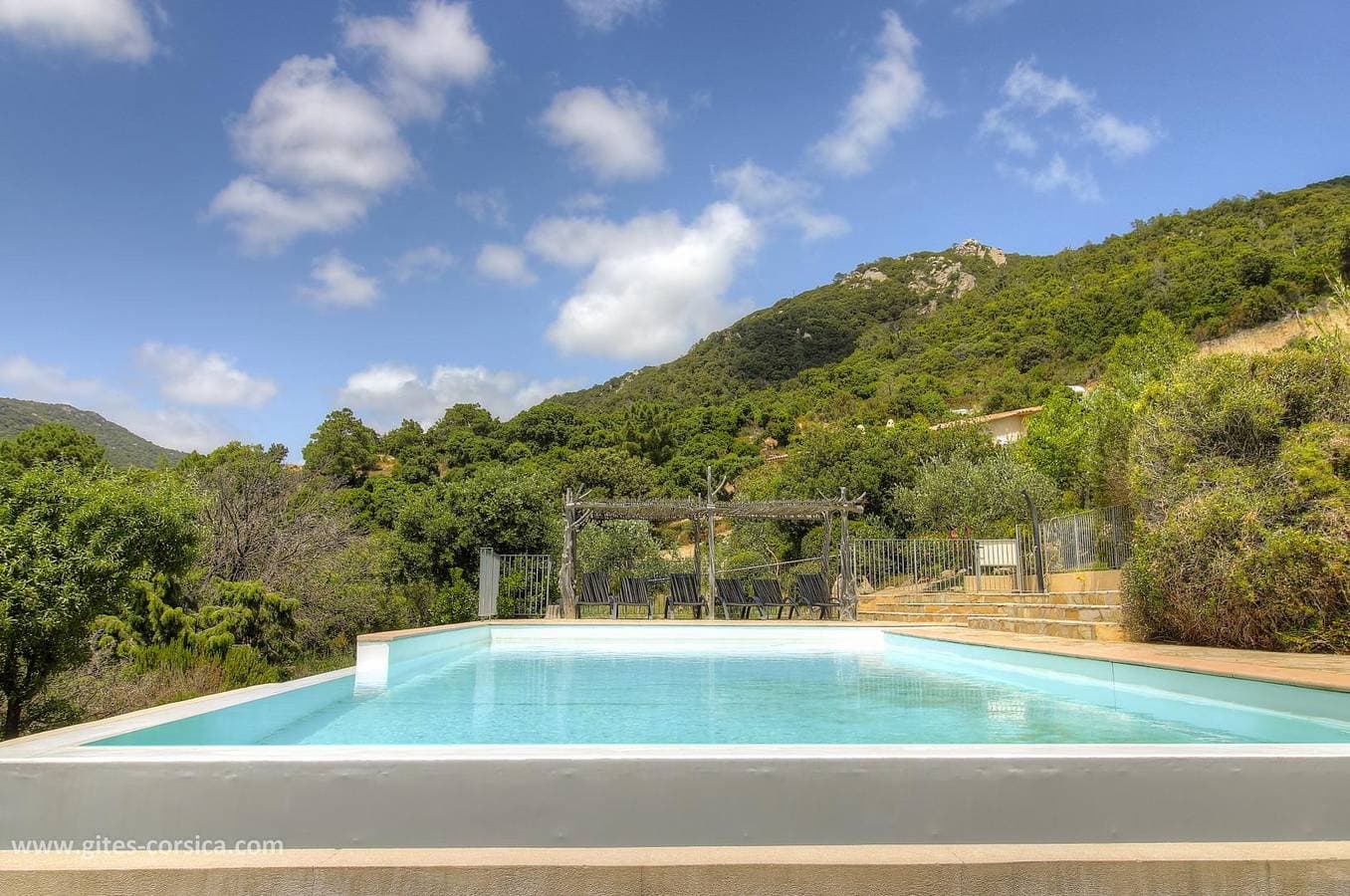 Foto 2 von 23: Ferienhaus am Meer mit Pool, Parkplatz und AC - Monacia-D'Aullène