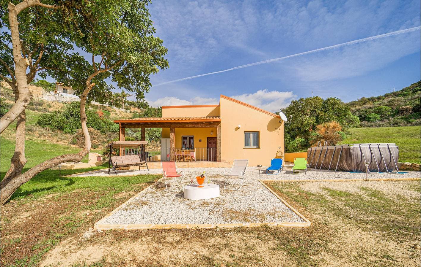 Apartment mit Meerblick, Pool und Garten 1