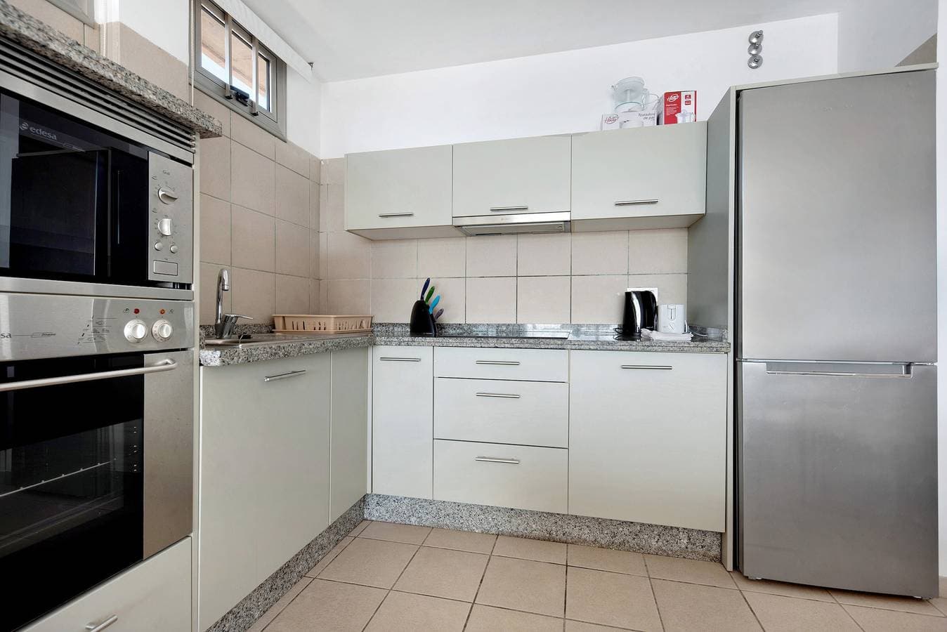 Foto 11 von 29: Ferienwohnung „Casa Médano 17“ mit Meer- und Bergblick sowie WLAN